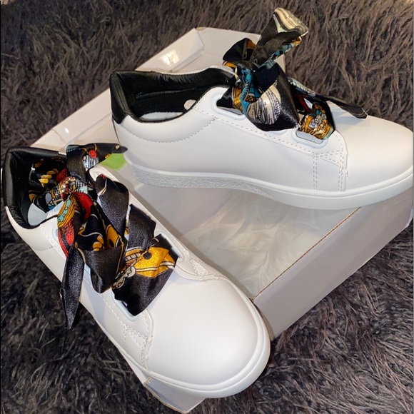 Sneakers - Picture 4 of 4